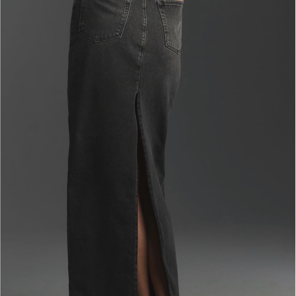 Good American Charcoal Denim Skirt w/ Zipper Split in back